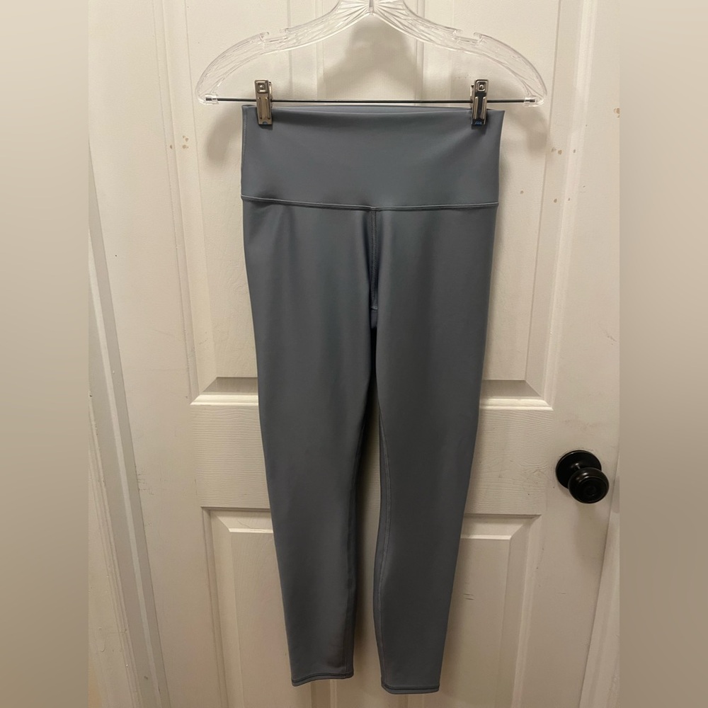 🧘🏽♀️ LIKE NEW Alo Yoga High-Waist Airlift 7/8 Leggings - Sz Medium